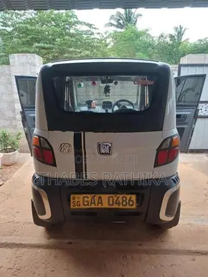 Bajaj Qute 2019