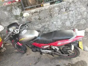 Bajaj Pulsar 180 2008