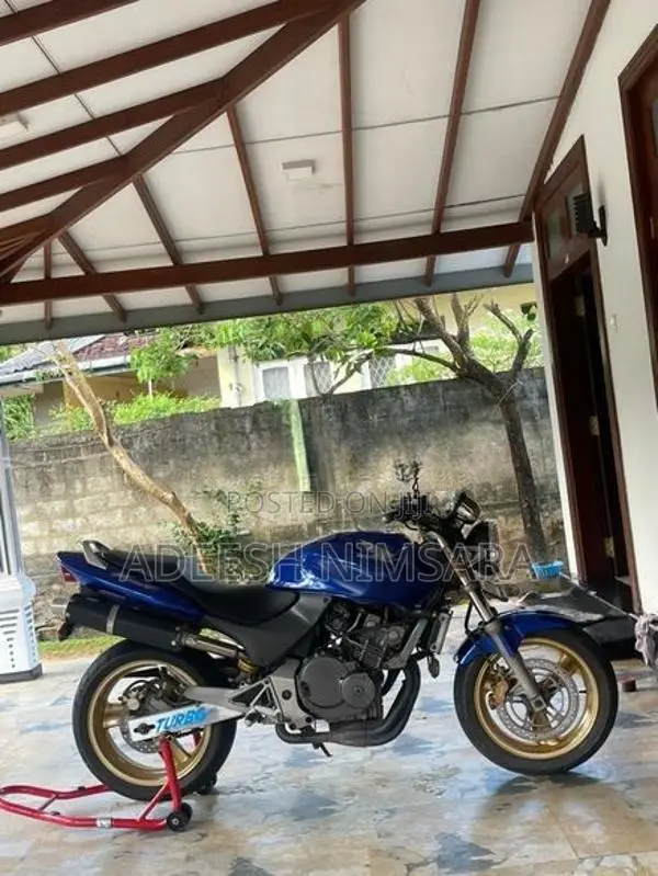Honda Hornet 2018