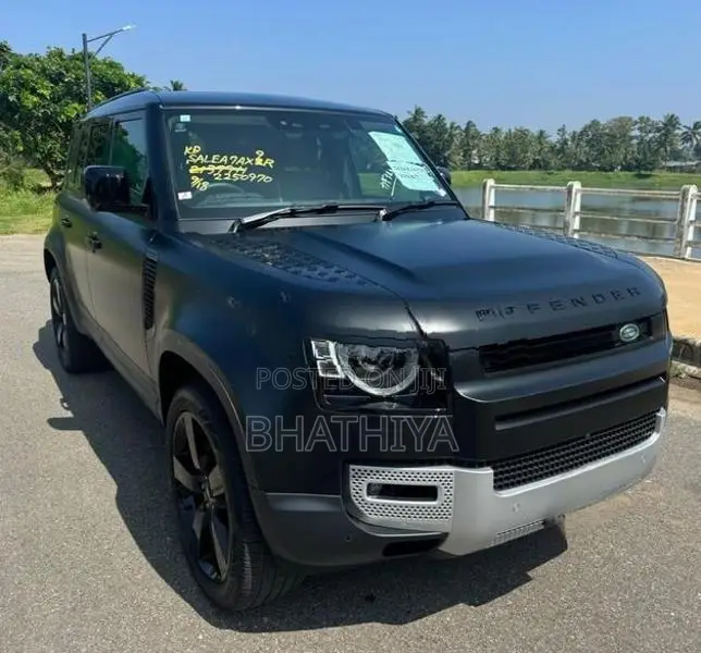 Land Rover Defender Petrol Sunroof 2025