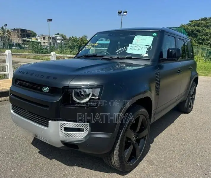 Land Rover Defender Petrol Sunroof 2025