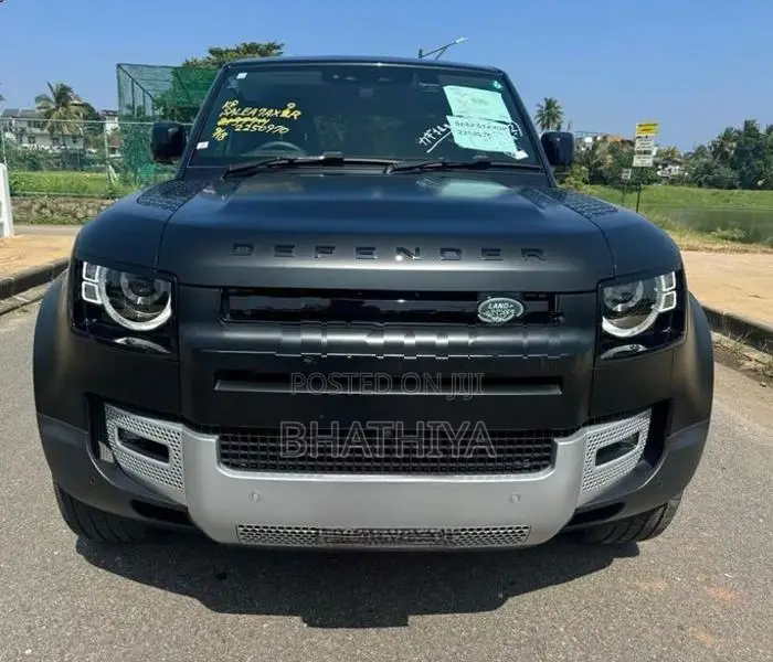 Land Rover Defender Petrol Sunroof 2025