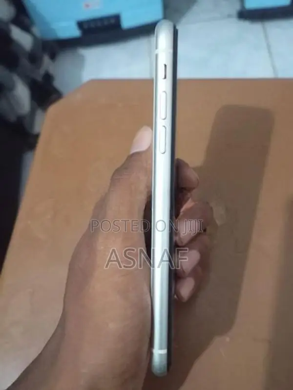 Apple iPhone 11 (Used)