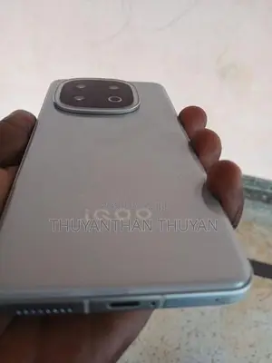 iqoo 13 5G (Used)