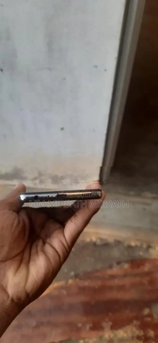 Samsung Galaxy A52 (Used)