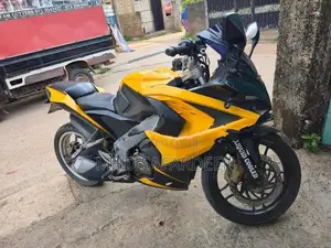 Bajaj Pulsar RS200 2015