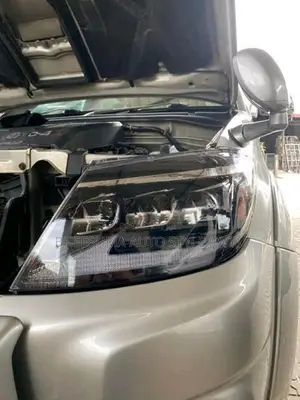 Toyota Hilux Vigo Three Scoop Headlight