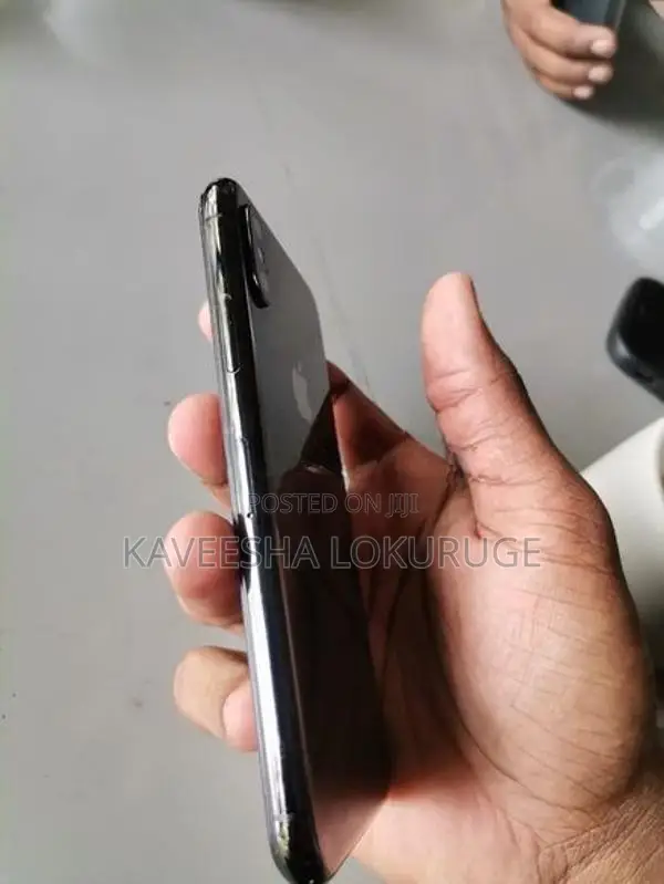 Apple iPhone XS (Used)