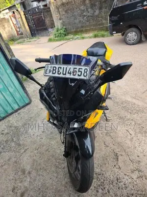 Bajaj Pulsar RS200 2015