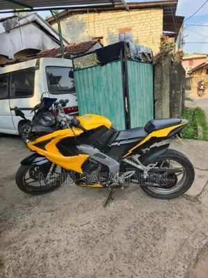 Bajaj Pulsar RS200 2015