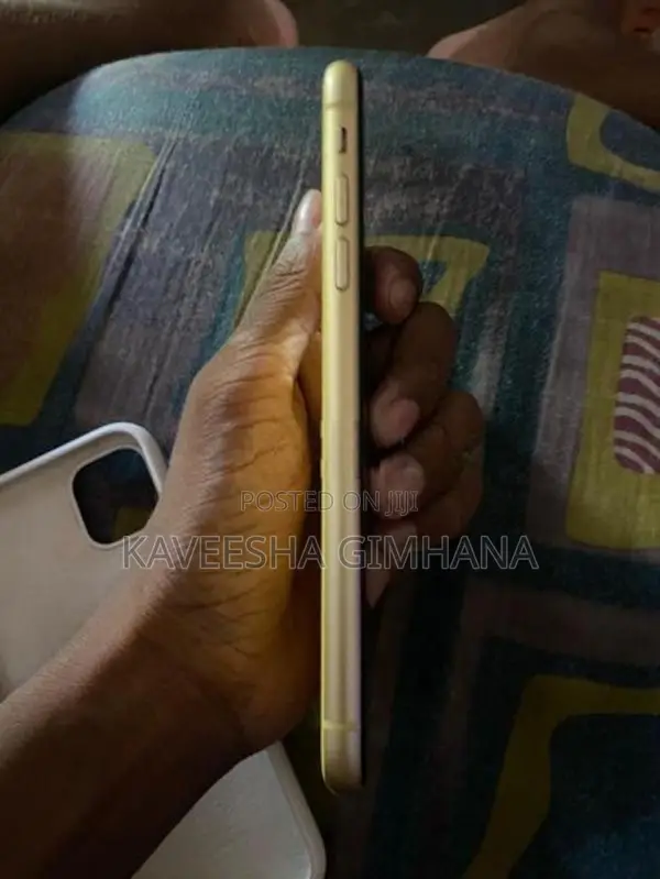 Apple iPhone XR (Used)