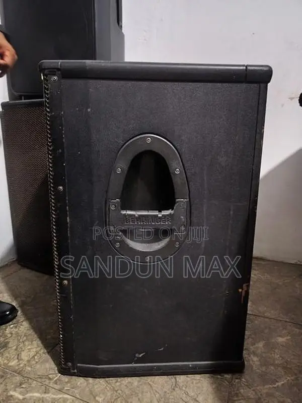 Behringer Speaker System with Mixer
