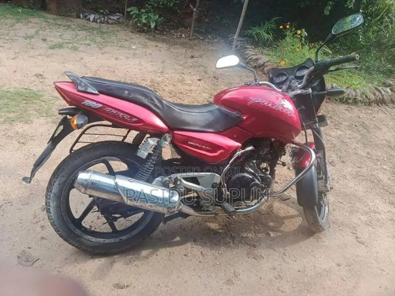 Bajaj Pulsar 180 2005