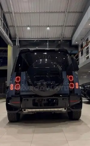 Land Rover Defender 110 2025