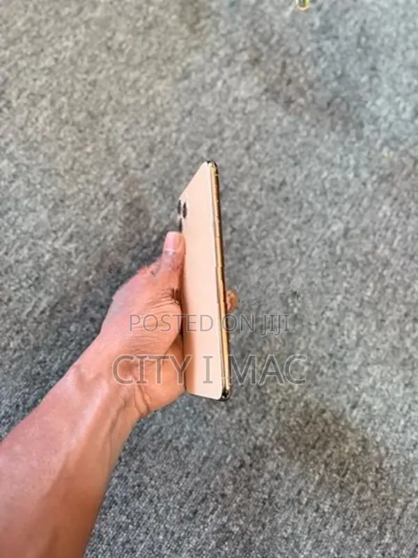 Apple iPhone 11 Pro Max (Used)