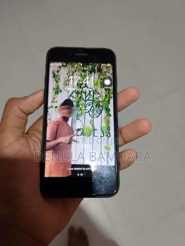 Apple iPhone 7 (Used)