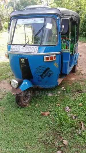 Bajaj RE 2001