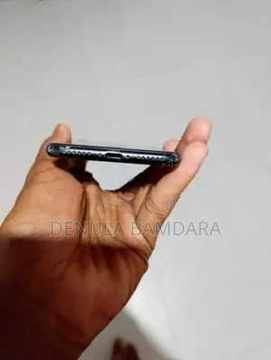 Apple iPhone 7 (Used)