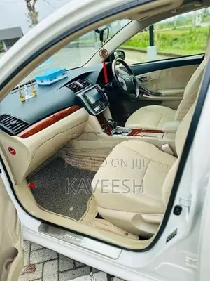 Toyota Premio 2013