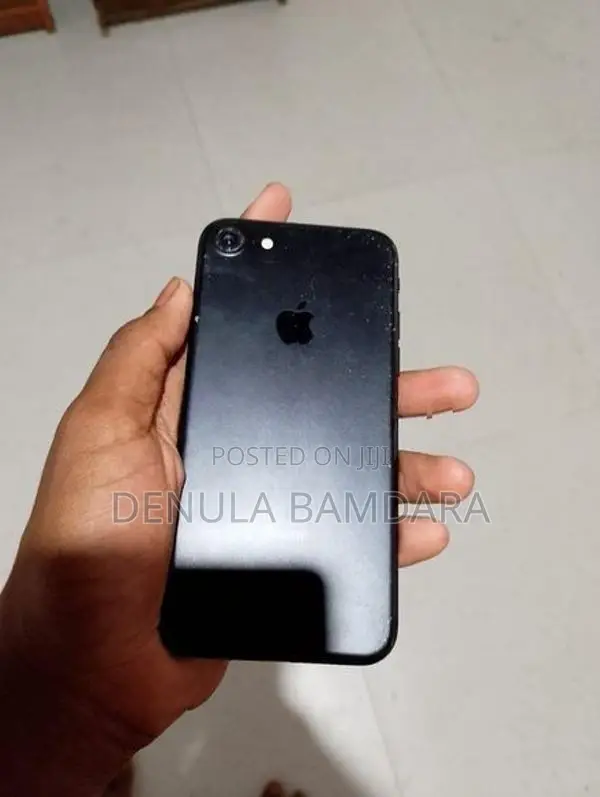 Apple iPhone 7 (Used)