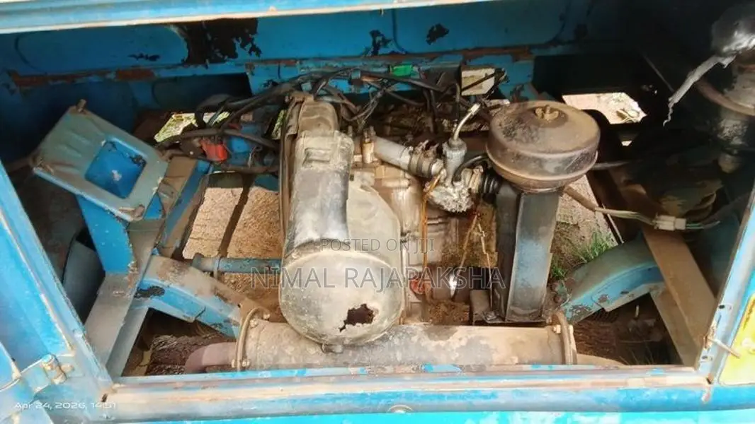 Bajaj RE 2001