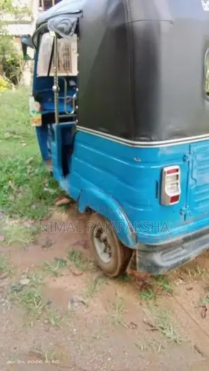 Bajaj RE 2001