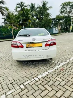 Toyota Premio 2013