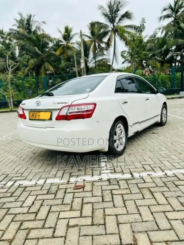 Toyota Premio 2013