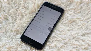 Apple iPhone SE 2 128GB (Used)
