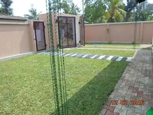 Malaysian Grass with Interlock