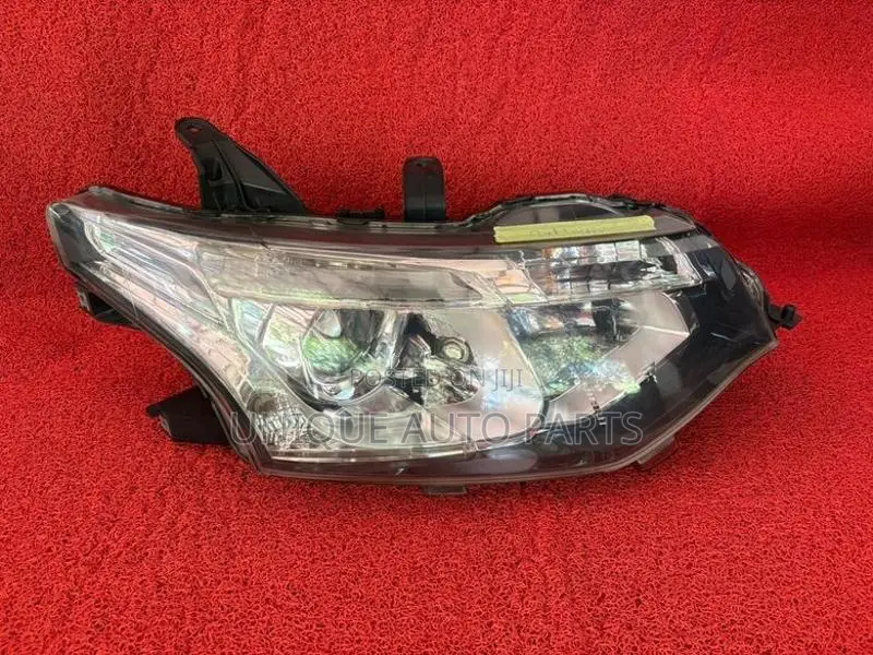Mitsubishi Outlander Head Light