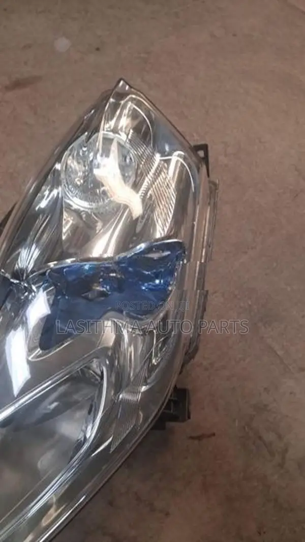 Leaf Head Lamp