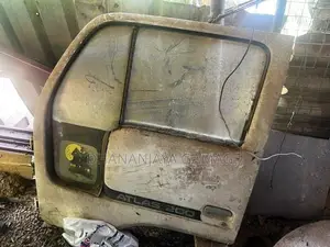 Nissan Atlas 200 Door
