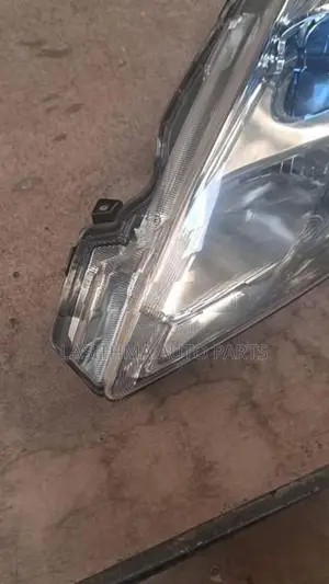 Leaf Head Lamp