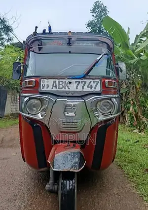 Bajaj RE 2016