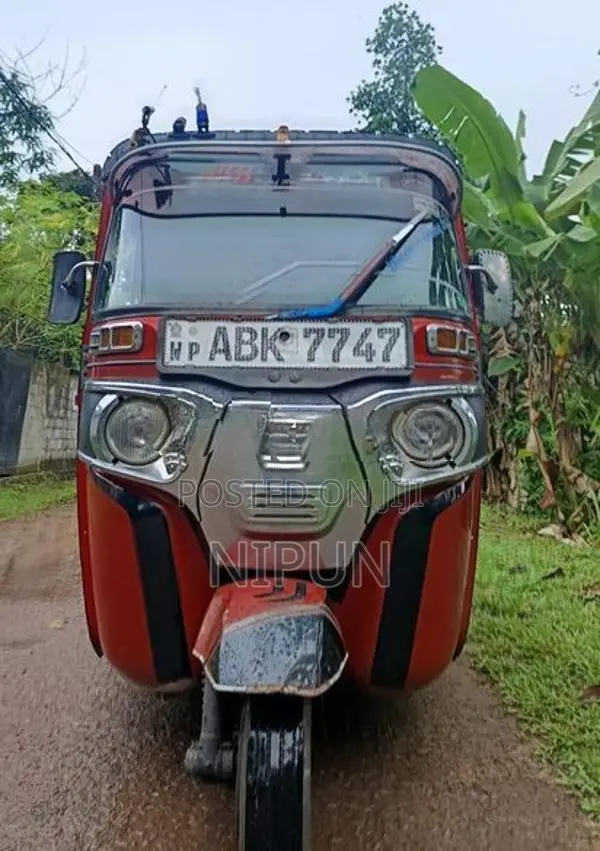 Bajaj RE 2016