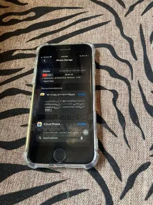 Apple iPhone SE 2 128GB (Used)