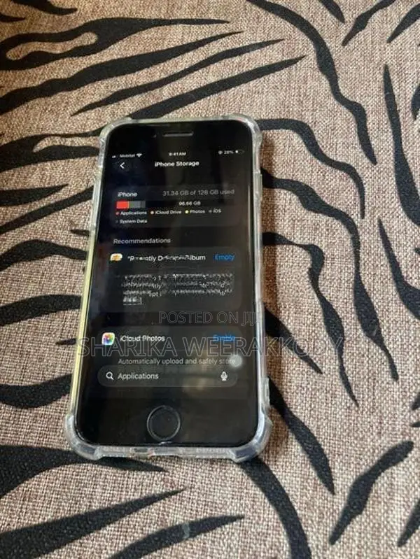 Apple iPhone SE 2 128GB (Used)