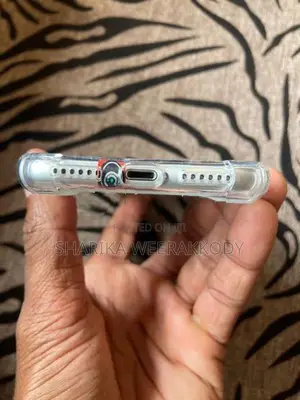 Apple iPhone SE 2 128GB (Used)