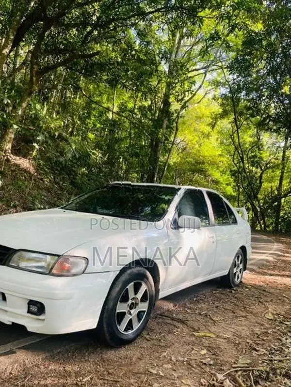 Nissan Pulsar CJ1 2000