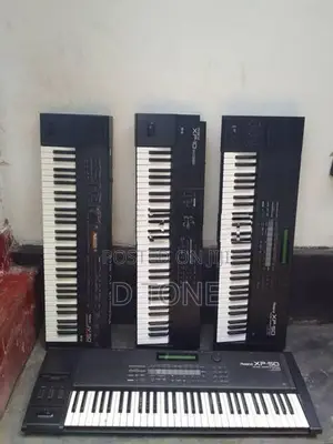 Roland XP 50 Keyboard