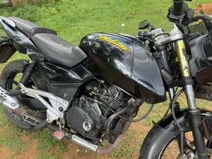 Bajaj Pulsar 180 2011