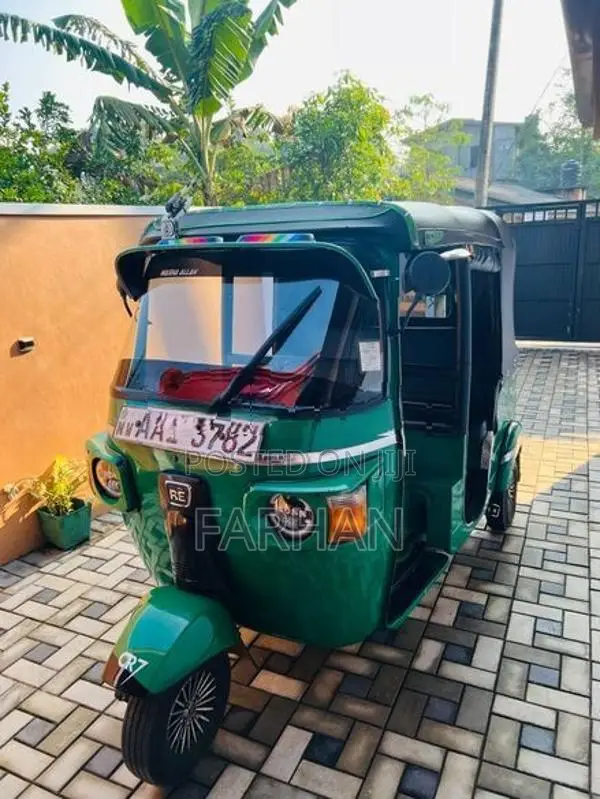 Bajaj RE 2014
