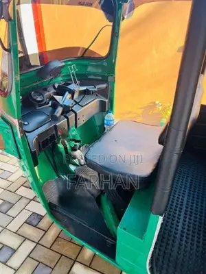 Bajaj RE 2014