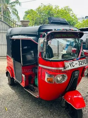 Bajaj RE 2010