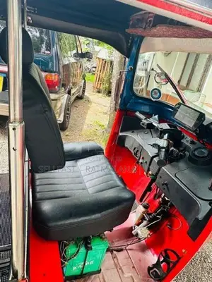 Bajaj RE 2010