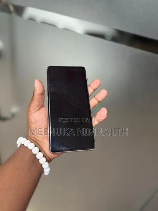 Samsung Galaxy S10 5G (Used)