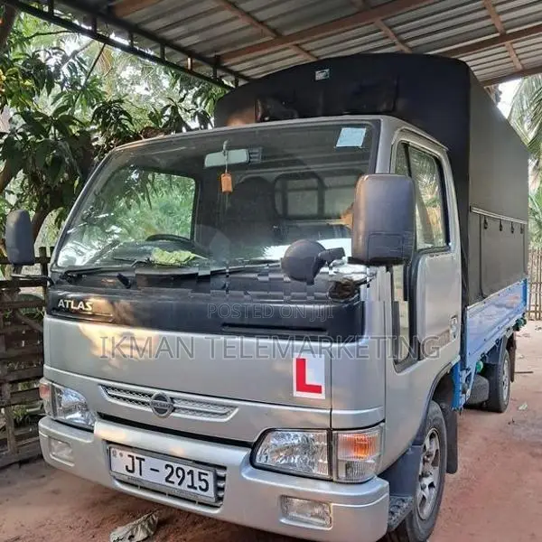 Nissan Atlas 2000