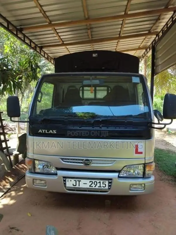 Nissan Atlas 2000
