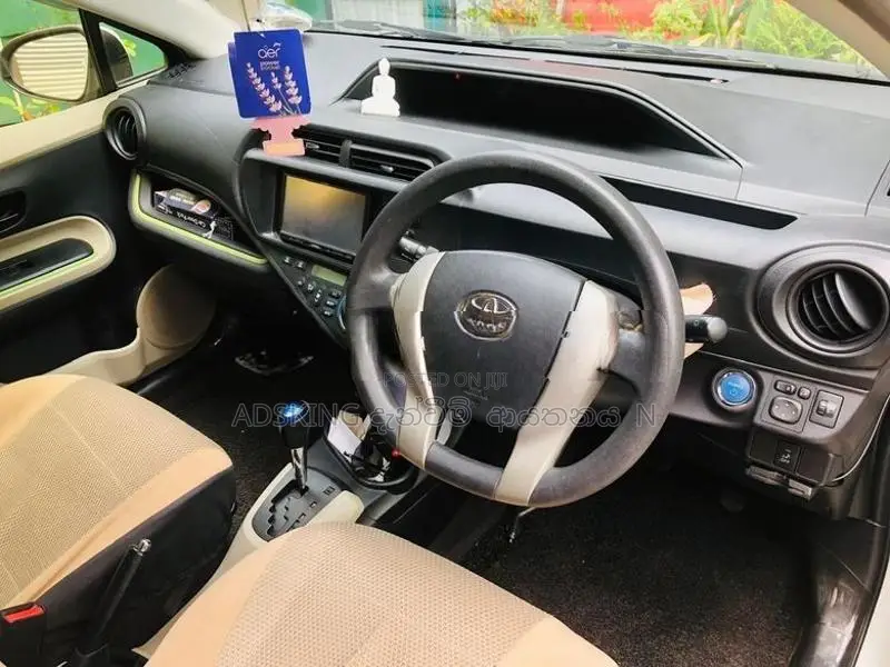 Toyota Aqua 2014